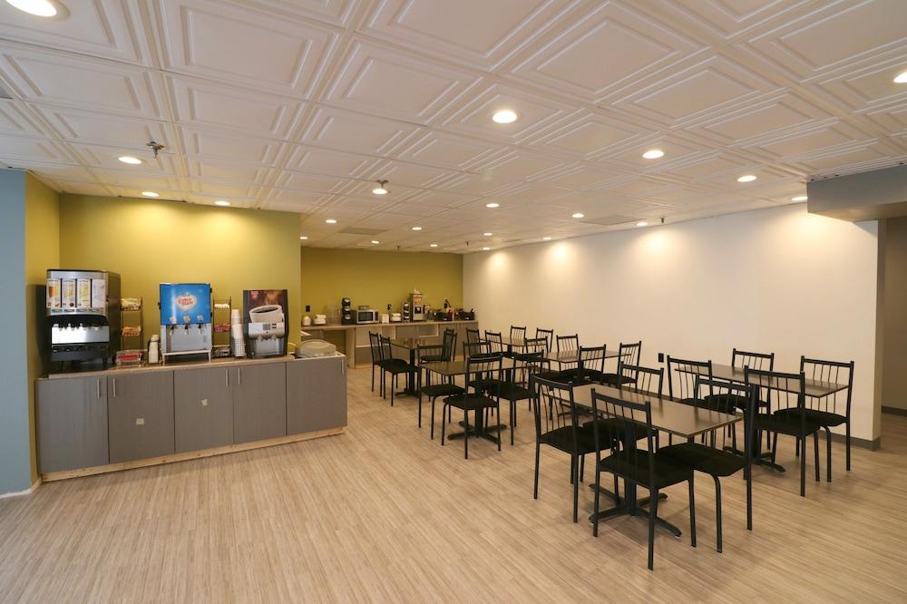 Surestay Plus Hotel By Best Western Севьервилл Экстерьер фото