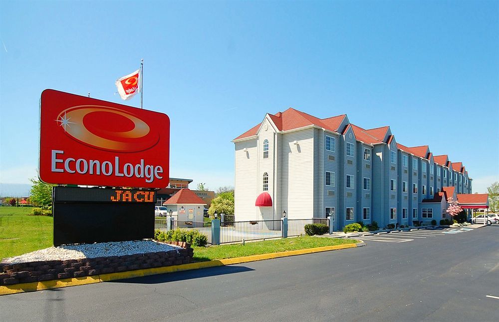 Surestay Plus Hotel By Best Western Севьервилл Экстерьер фото